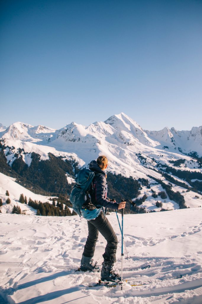 Faire la montagne de Sulens en ski de randonnée pour les débutants. crédit photo : Clara Ferrand - blog Wildroad