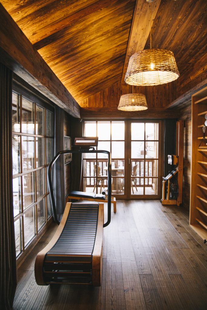 Salle du sport du refuge pour une pause bien être. crédit photo : Clara Ferrand - blog Wildroad