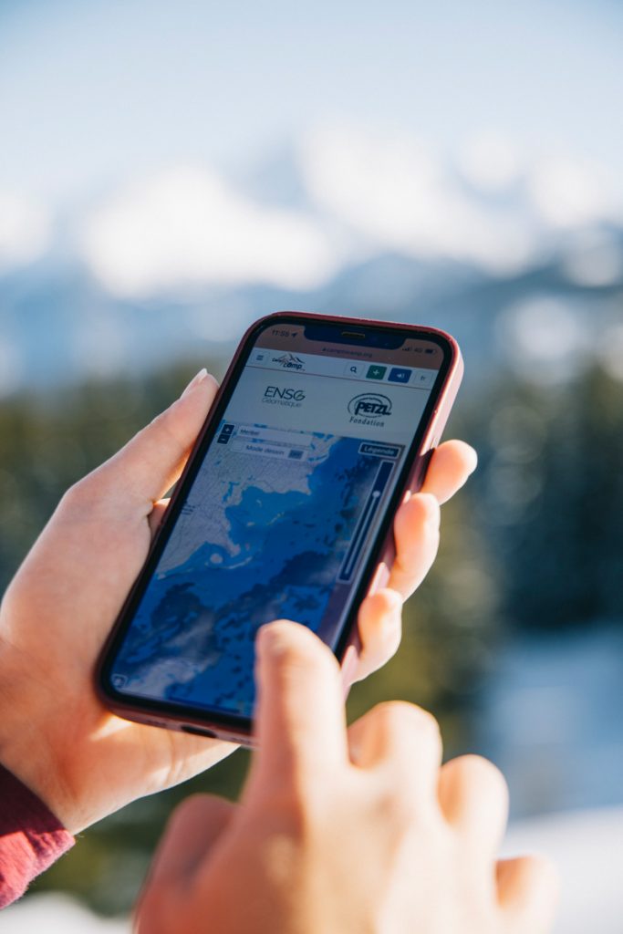 L'application Yeti pour verifier les pente avalancheuse à 30%. crédit photo : Clara Ferrand - blog Wildroad