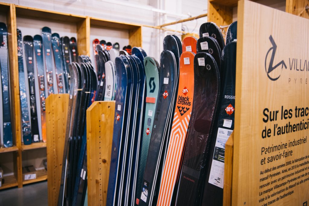 Au vieux campeur et son large choix de marques et de produit en ski. crédit photo : Clara Ferrand - blog Wildroad