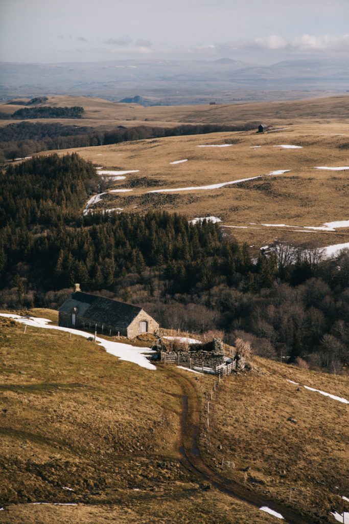 Randonnée en Auvergne pour voir des Burons. crédit photo : Clara Ferrand - blog WIldroad