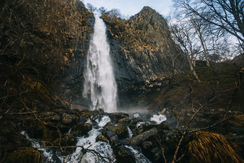 La cascade de faillitoux et ses orgues basaltiques. crédit photo : Clara Ferrand - blog WIldroad