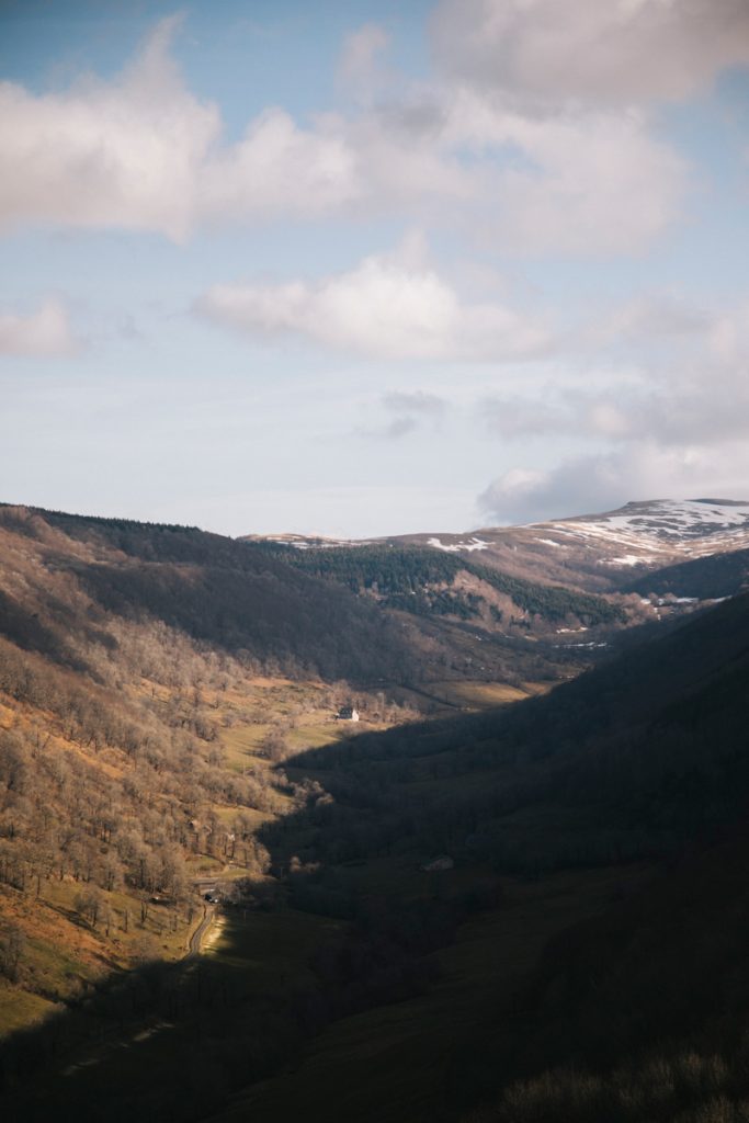 La chambre d'hôte de la Roussière dans le Cantal. crédit photo: Clara Ferrand - blog Wildroad