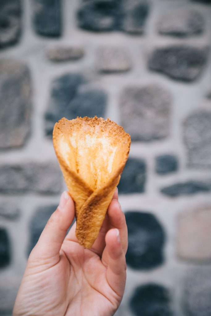 La spiécialité culinaire du Cantal : les cornets de Murat. crédit photo : Clara Ferrand - blog Wildroad