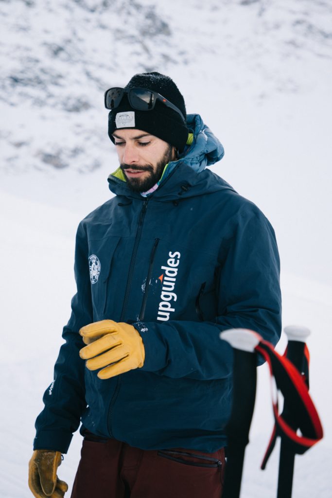 Formation Up Guide première neige pour une initiation ski de rando et formation DVA sécurité avalanche. crédit photo : Clara Ferrand - blog Wildroad