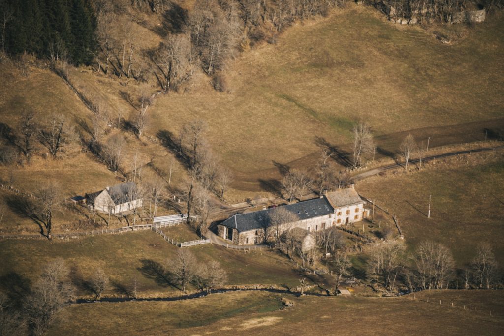 Hébergement de charme dans le Cantal, en Auvergne : le gîte de la Boudio. crédit photo : Clara Ferrand - blog Widlroad