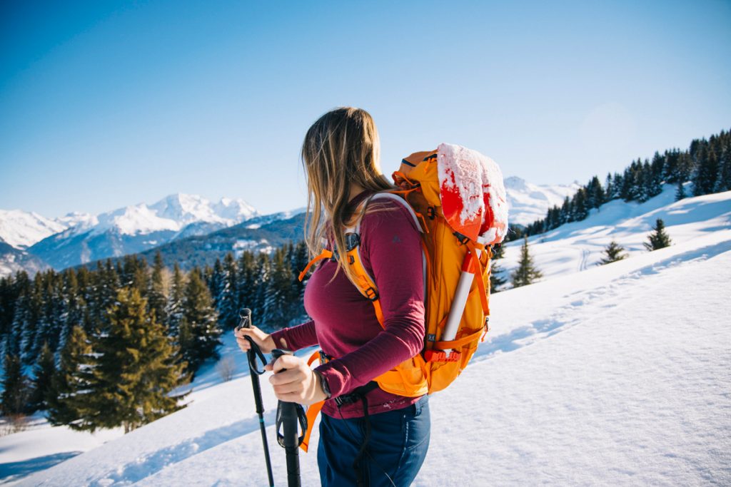 La pelle ARVA accès du kit de sécurité avalanche. crédit photo : Clara Ferrand - blog WIldroad