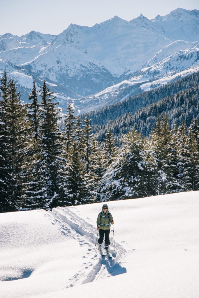 Pratiquer le ski de randonnée en toute sécurité avec un ARVA. crédit photo : Clara Ferrand - blog Wildroad