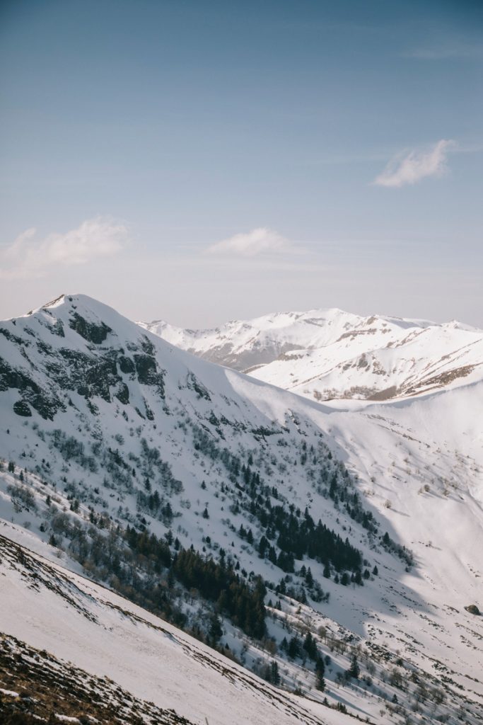 Randonnée sur les mont du Cantal en hiver: le téton de Vénus. crédit photo : Clara Ferrand - blog Wildroad