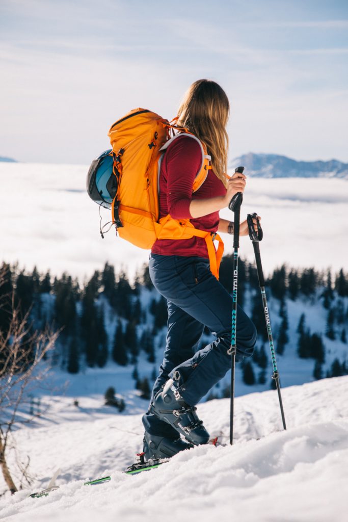 Le sac à dos freescape profite de douter pour ses sorties en ski de randonnée. crédit photo : Clara Ferrand - blog Wildroad