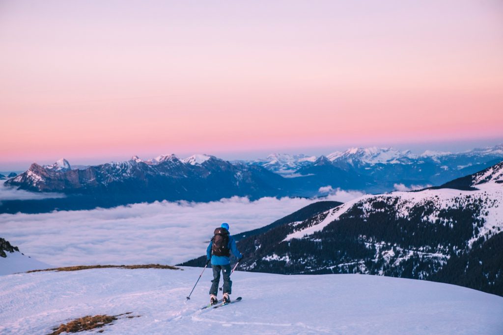 Quelle largeur au parti choisir pour un ski de randonnée polyvalent en neige dur et en poudreuse. crédit photo : Clara Ferrand - blog Wildroad