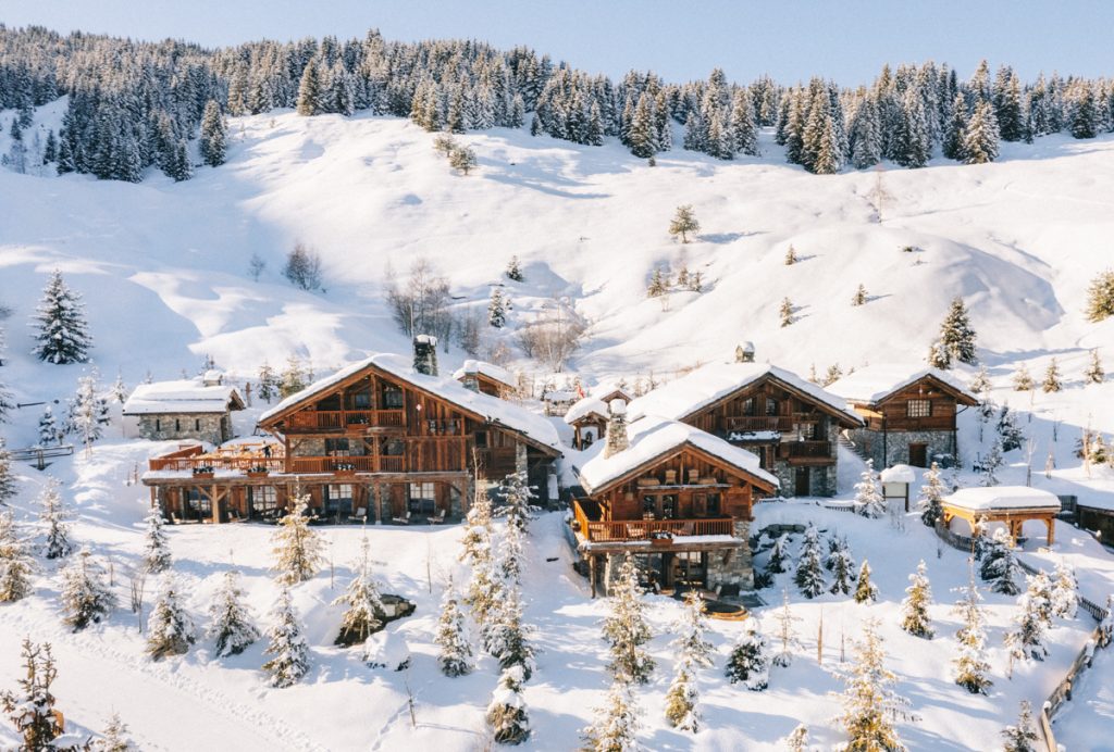 Le refuge de la Traye en hiver. crédit photo : Clara Ferrand - blog WIldroad
