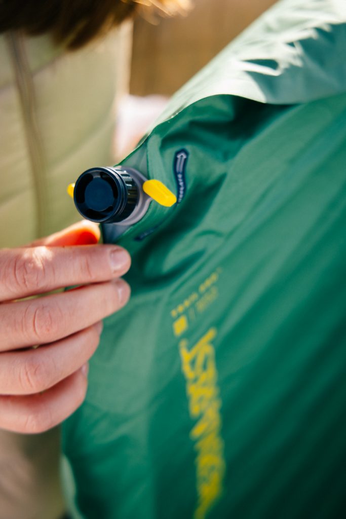 La valve windlock de Thermarest sur ses matelas. crédit photo : Clara Ferrand - blog Wildroad