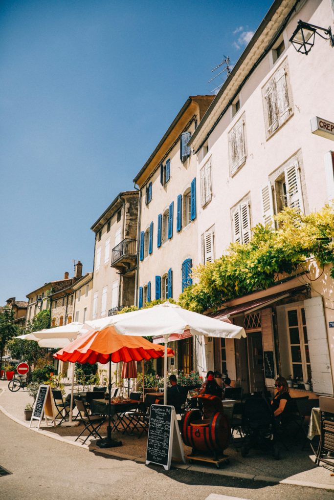 Le petit village de Saillans. crédit photo : Clara Ferrand - blog Wildroad