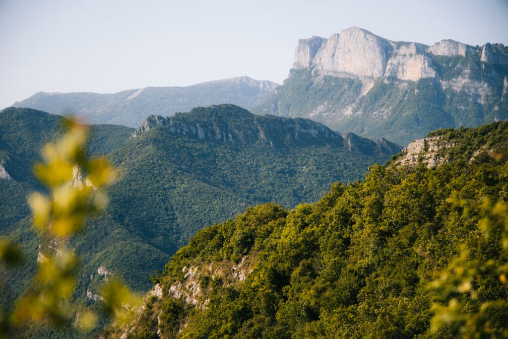 Massif drômois des 3 becs. crédit photo : Clara Ferrand - blog WIldroad