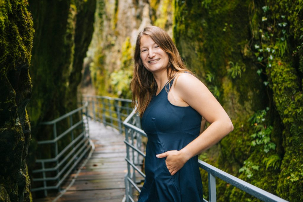 Les avantage de randonnée en robe quand on est une femme. crédit photo : Clara Ferrand - blog Wildroad