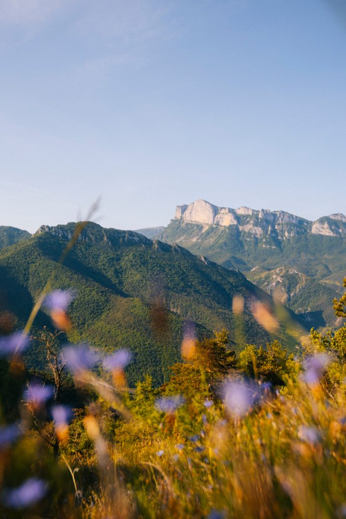 Randonnée autour du massif des 3 becs. crédit photo : Clara Ferrand - blog Wildroad