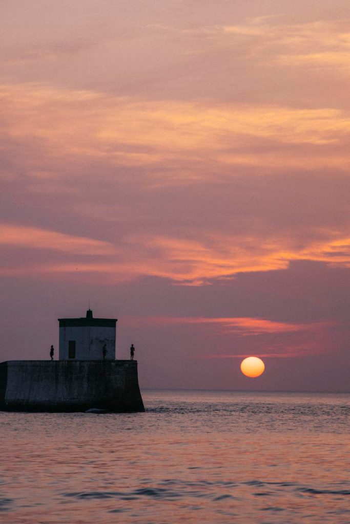Coucher de soleil sur l'horizon. crédit photo : Clara Ferrand - blog WIldroad