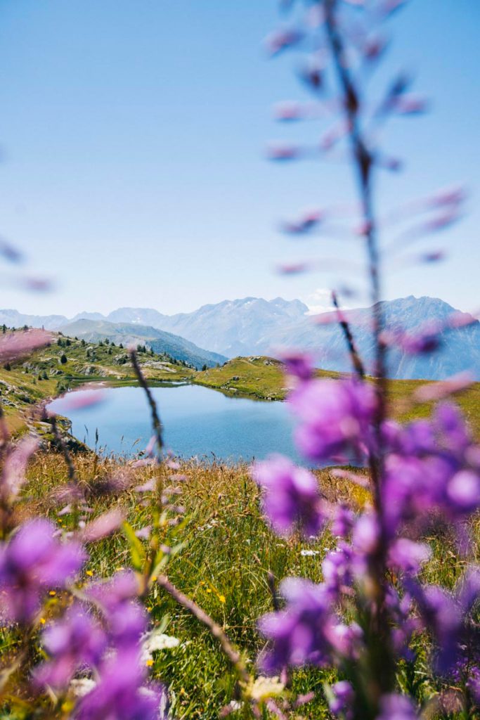 Lac de Bessond depuis l'aluette dans les Grandes Rousses. crédit photo : Clara Ferrand - blog Wildroad