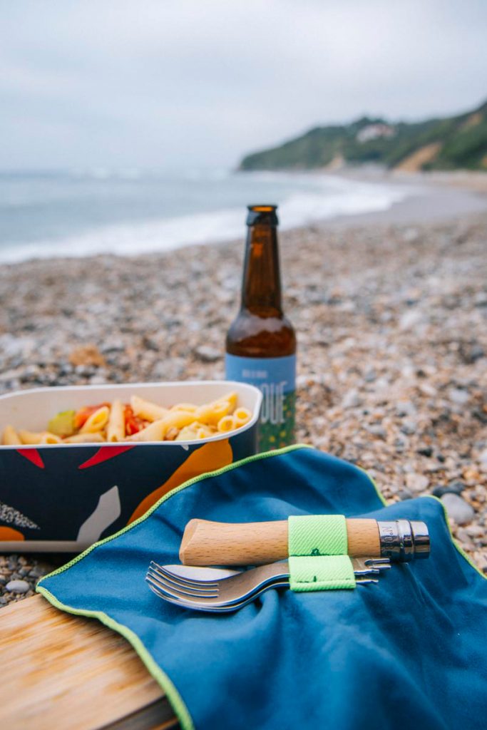Le nouveau kit Opinel Picnic plus pour déjeuner dehors. crédit photo : Clara Ferrand - blog Wildroad