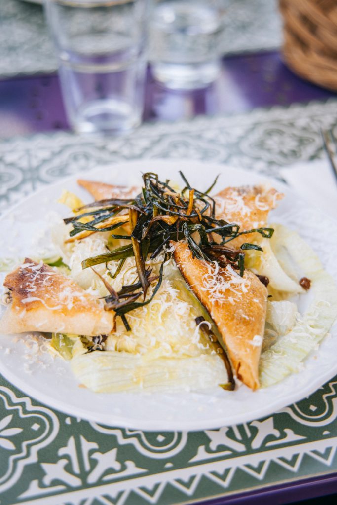 restaurant de la petite caserne à Plampinet. crédit photo : Clara Ferrand - blog Wildroad