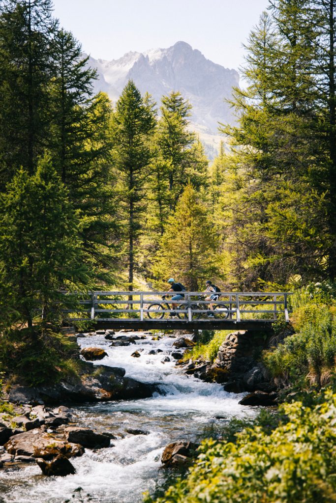 Sortie VTTAE dans la vallée de la Clarée et le massif des Cerces. crédit photo : Clara Ferrand - blog Wildroad
