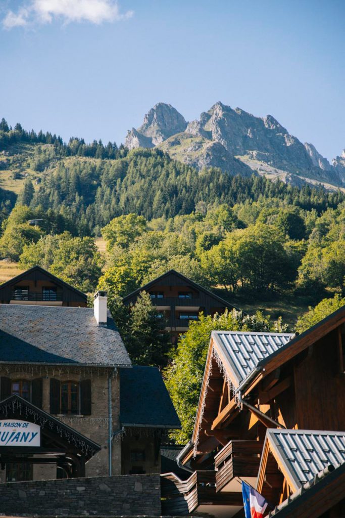 La station village de Vaujany en Isère. crédit photo : Clara Ferrand - blog Wildroad
