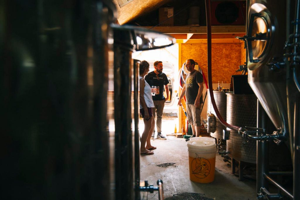 Visite d'une micro-brasserie dans les Hautes-Alpes. crédit photo : Clara Ferrand - blog Wildroad