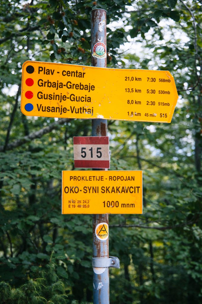 Les indication sur le trail des Balkans. crédit photo : Clara Ferrand - blog Wildroad