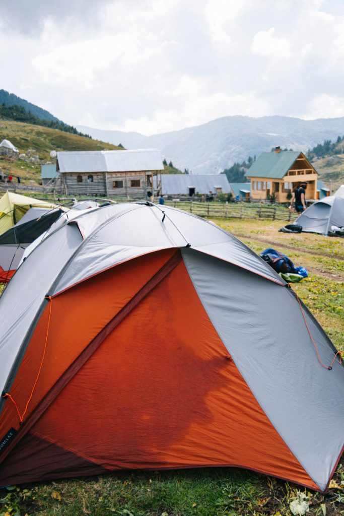 Location du materiel de camping avec Travelbase pour votre trek. crédit photo : Clara Ferrand - blog Wildroad