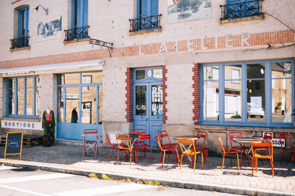 L'atelier à Royère-de-Vassivière en Vassivière, un lieu de vie en Creuse. crédit photo : Clara Ferrand - blog Wildroad