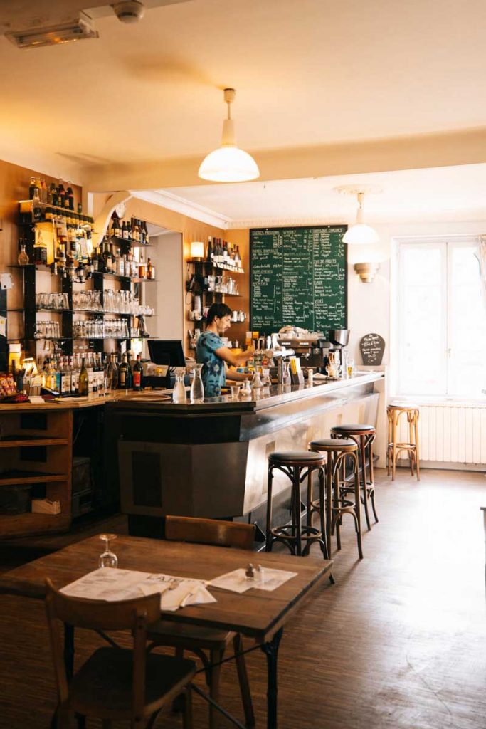 Restaurant et boutique, l'atelier 23 à Royère en Vassivière. crédit photo : Clara Ferrand - blog Wildroad