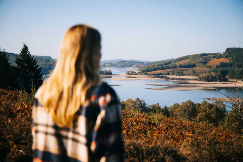 Belvédère sur le PNR de millevaches en limousin et le lac de Vassivière. crédit photo : Clara Ferrand - blog Wildroad