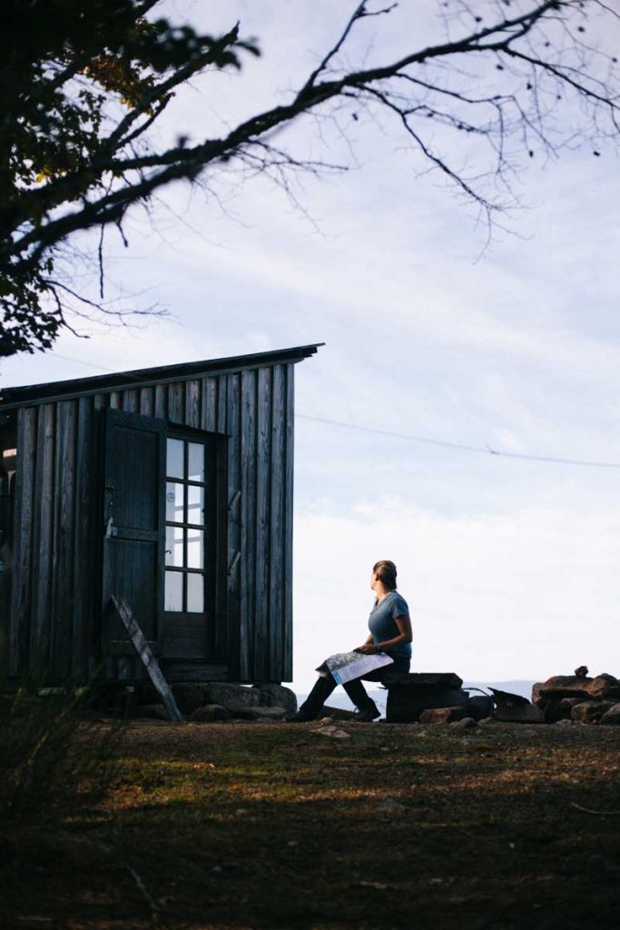 Sur le chemin de Stevenson on peut dormir dans une cabane non gardée dans le parc national des Cévennes. crédit photo : Clara Ferrand - blog Wildroad