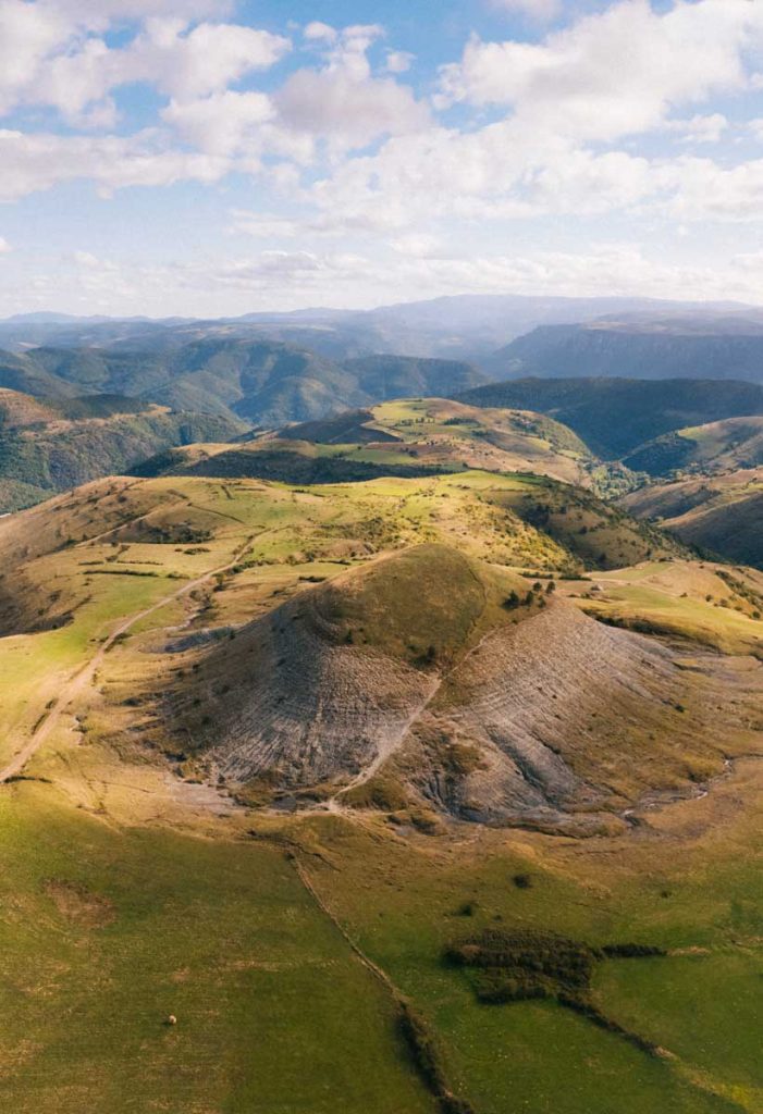 La Lozère et ses paysages insolites de la Cham des Bondons. crédit photo : Clara Ferrand - blog Wildroad