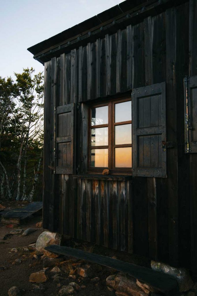 Une nuit en cabane non gardée sur le GR70 dans le parc national des Cévennes. crédit photo : Clara Ferrand - blog Wildroad