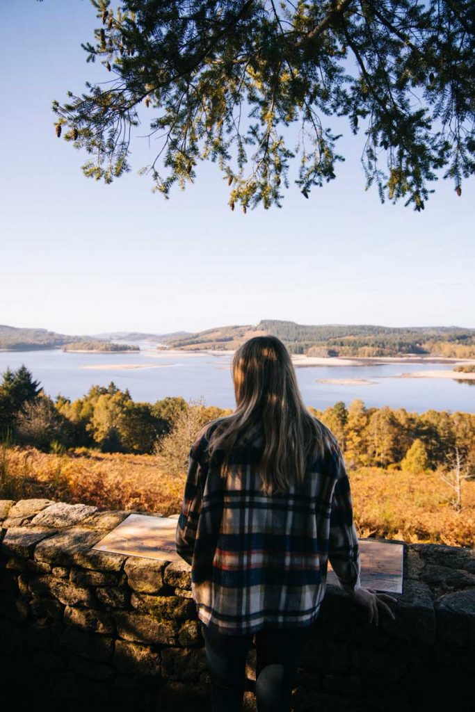 Sentier d'interprétation de la Lande du puy La Croix autour du lac de Vassivière. crédit photo : Clara Ferrand - blog Wildroad