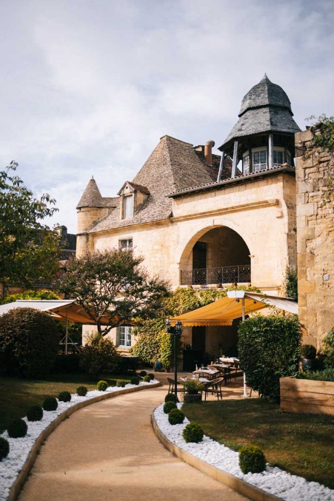 Le présidial et sa lanterne monument historique de la ville de Sarlat. crédit photo : Clara Ferrand - blog Wildroad