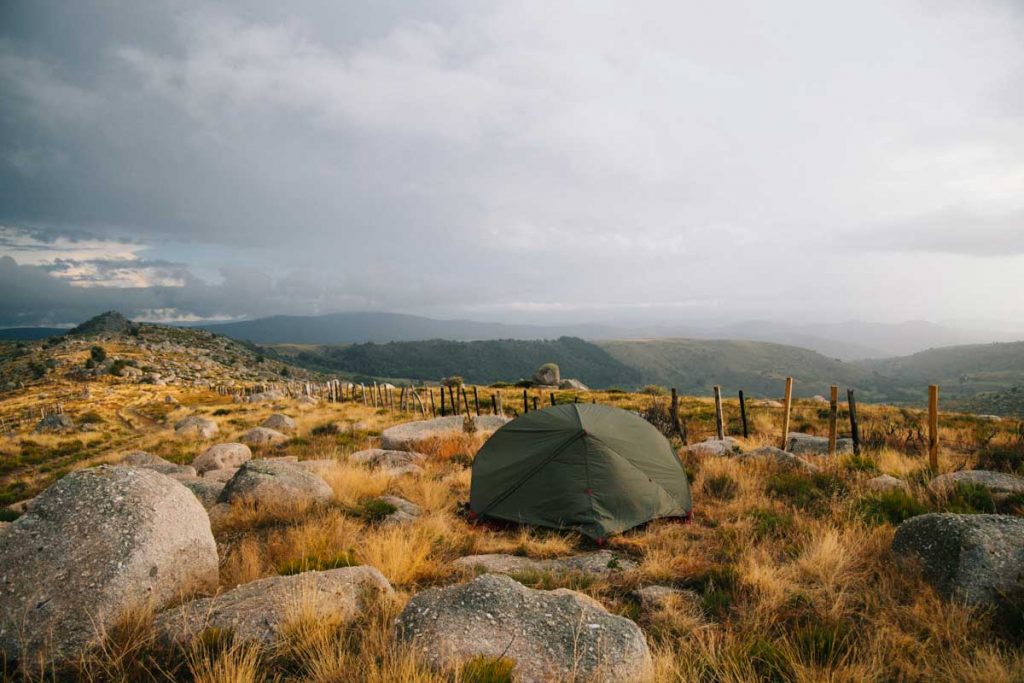 Bivouac sur le chemin de Stevenson autour des monts Lozère. crédit photo : Clara Ferrand - blog Wildroad