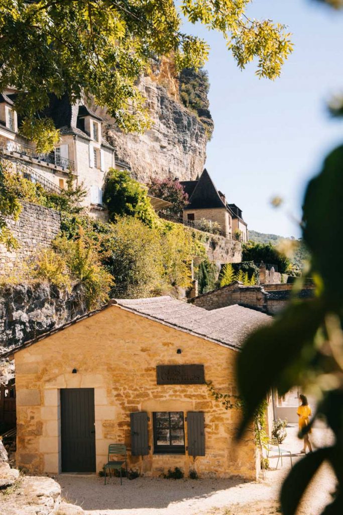 Bonne adresse : le restaurant des courtines dans le village de la Roque Gageac dans le Périgord. crédit photo : Clara Ferrand - blog WIldroad