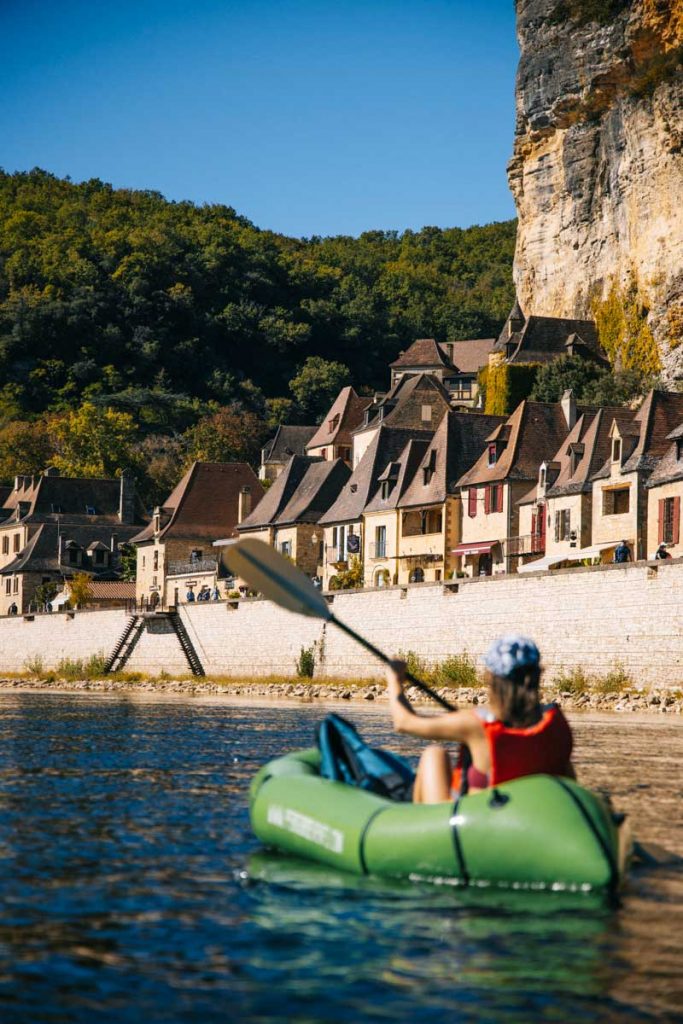 Descendre la Dordogne et découvrir les villages de la Roque-Gageac, Castelnaud, Beynac-et-Cazenac. crédit photo : Clara Ferrand - blog Wildroad