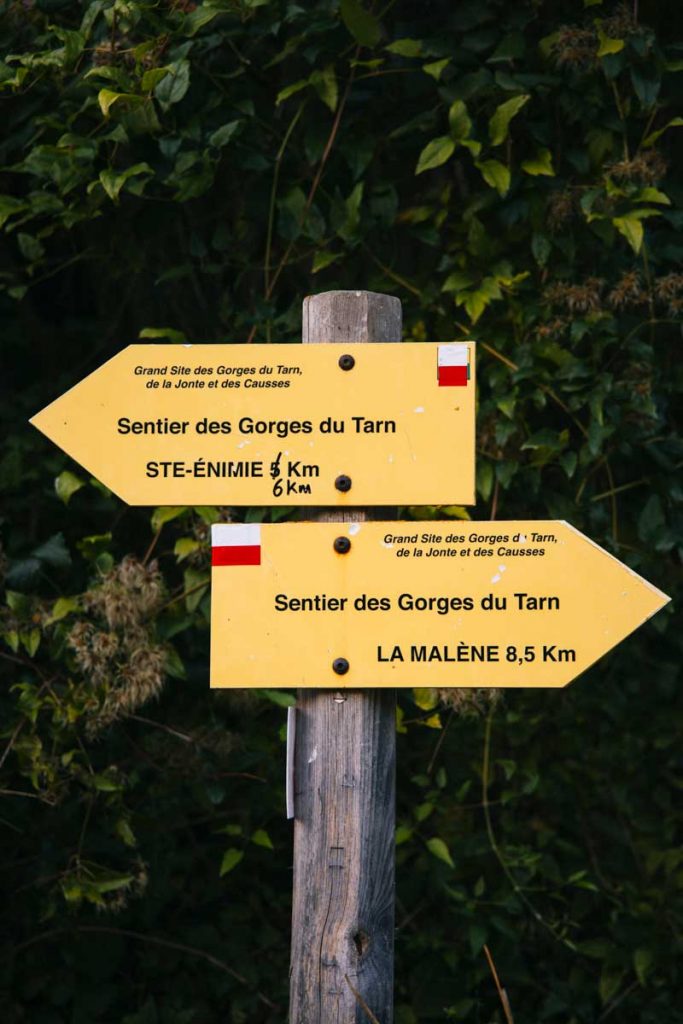 Les sentiers de randonnée dans les Gorges du Tarn. crédit photo : Clara Ferrand - blog Wildroad