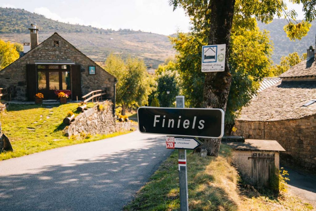 Le village de Finiels sur le Chemin de Stevenson. crédit photo : Clara Ferrand - blog Wildroad