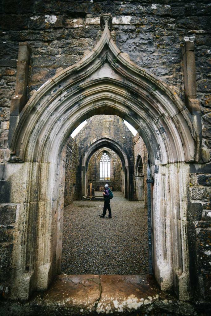 Les abbayes celtiques à voir en Irlande. Ruines et mythe autour du comté de Mayo. crédit photo : Clara Ferrand - blog Wildroad