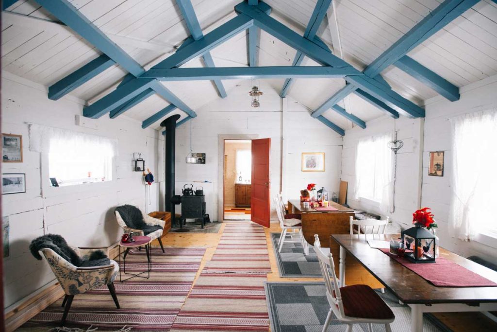 Les cabanes de la randonnée de Rorsnesteiden au dessus de Lyngseited. crédit photo : Clara Ferrand - blog Wildroad