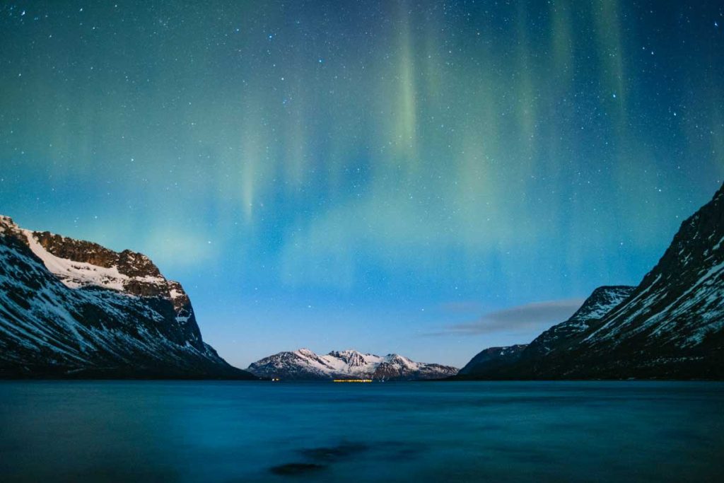 Une aurore boréale sur l'île de Senja. Credit photo : Clara Ferrand  - blog Wildroad