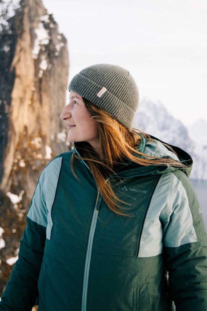 La veste coresponsable Neyland de Vaude. crédit photo : Clara Ferrand - blog Wildroad
