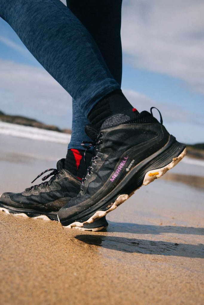 Les chaussure Merrell road mid speed gore tex. crédit photo : Clara Ferrand - blog Wildroad