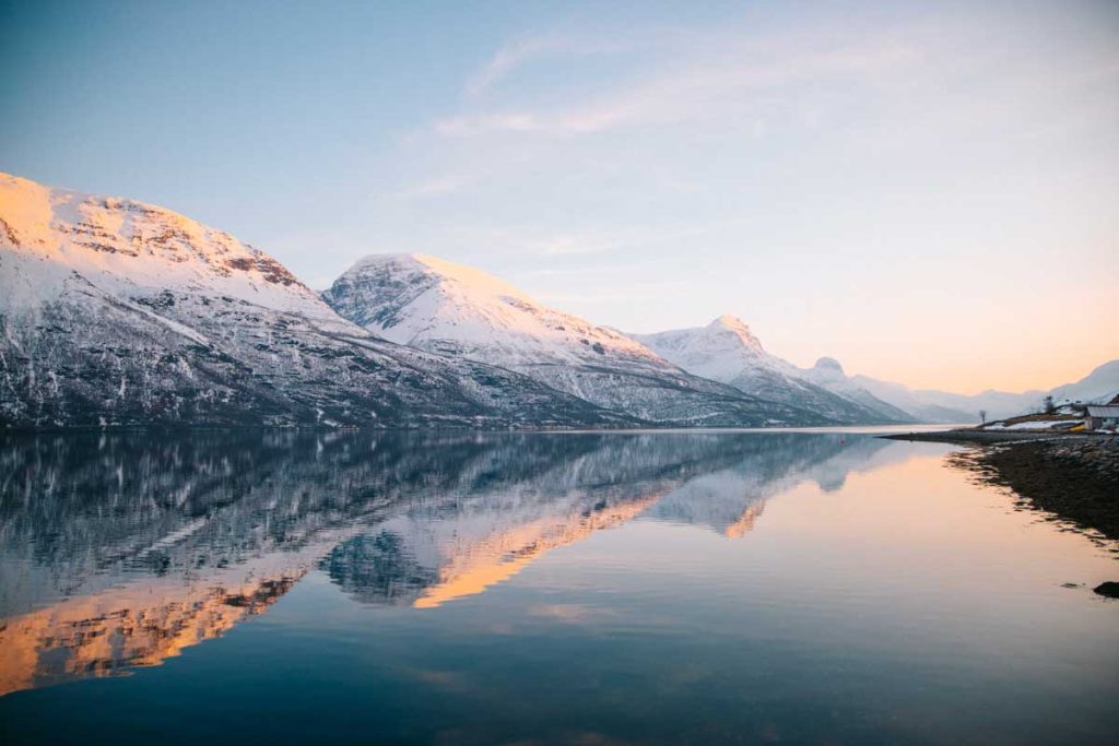 Découvrir les Alpes de Lyngen en hiver. crédit photo : Clara Ferrand - blog Wildroad