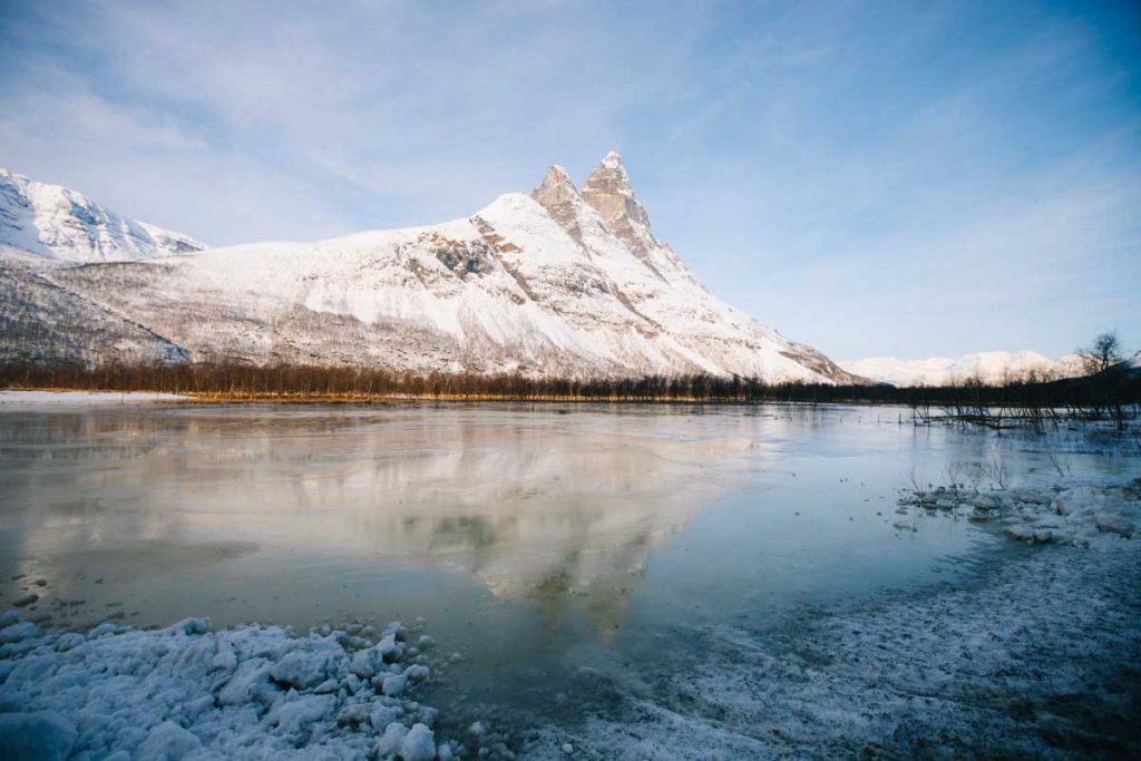 Signalsteiden dans les Alpes de Lyngen. crédit photo : Clara Ferrand - blog Wildroad